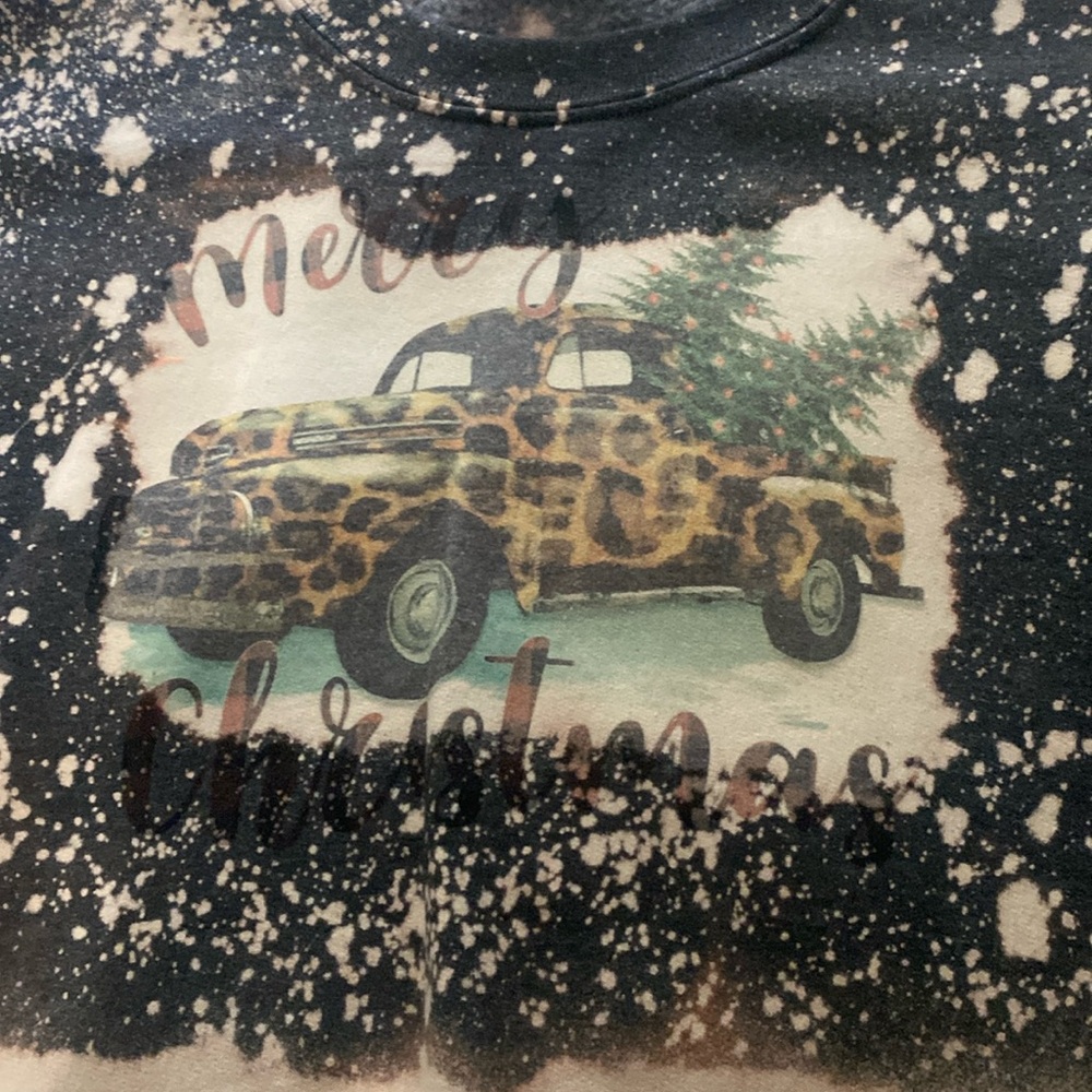 From a boutique.The shirt is glidan. size is small but I wear medium it fits me.